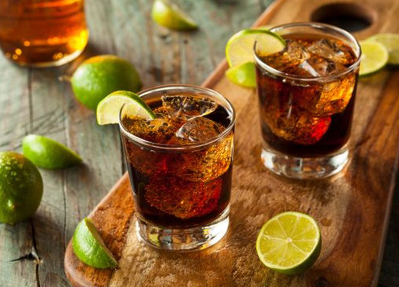 Cuba Libre koktél recept - így készül az egyik leghíresebb kubai ital